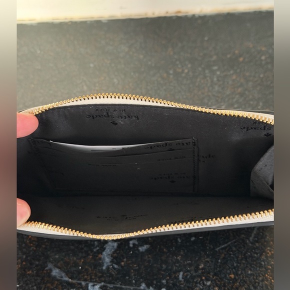 Kate Spade New York Lucy Medium L-Zip Wristlet - Picture 4 of 5